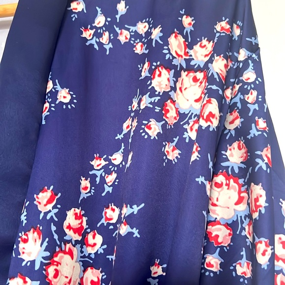 Floral Robe - Picture 2 of 6